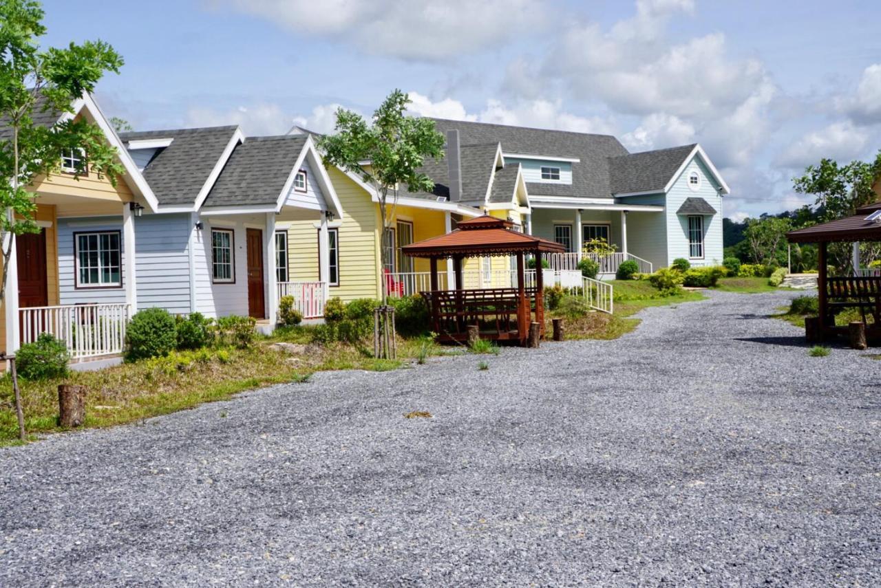Evie Mae Resort Ban Cha-om Buitenkant foto